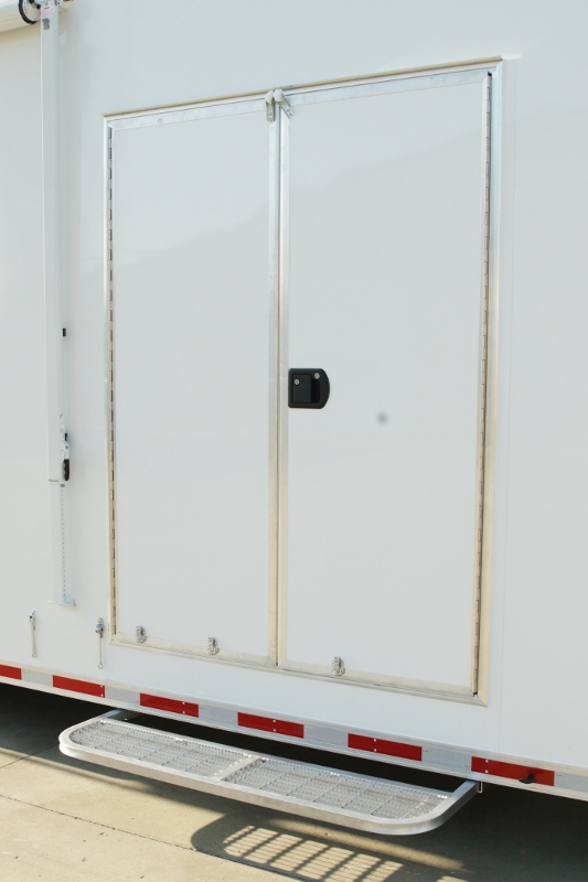 40_aluminumgoose_12320_05